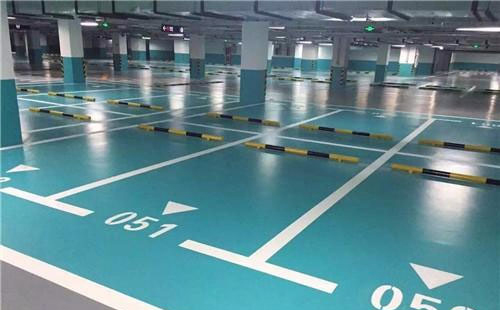 伊吾伊吾环氧地坪中涂：构筑坚固地面的关键环节